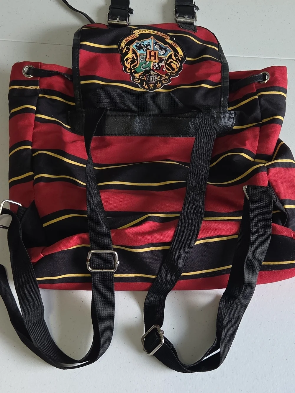 Hogwarts Harry Potter Striped Slouchy Rucksack Backpack Buckle Snaps Red/Black